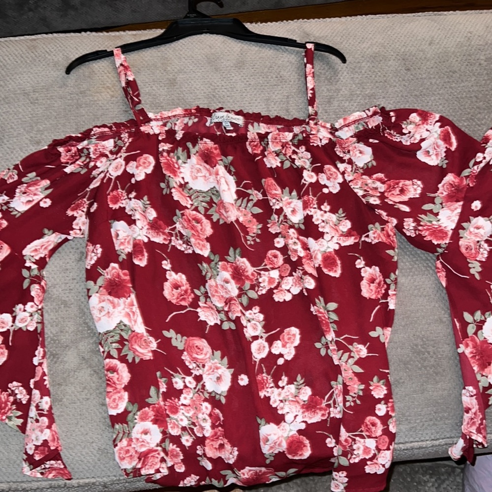 Flowy Off The Shoulder w/ 3 Quarter Length Sleeves Blouse